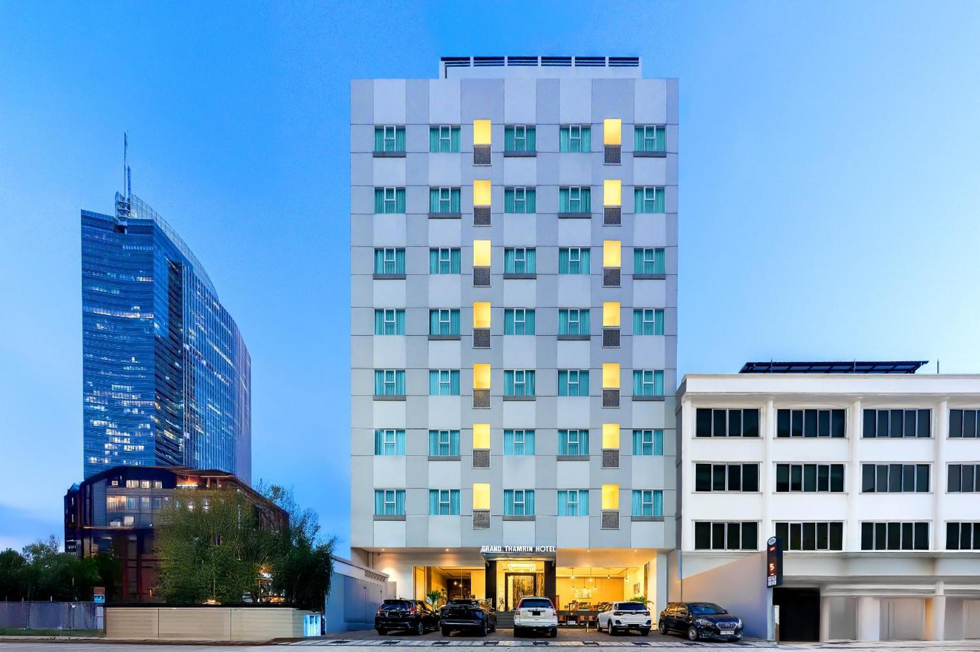 Grand Thamrin Hotel Jakarta Exterior foto